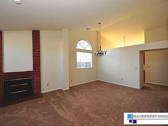 Living room w/ Fireplace