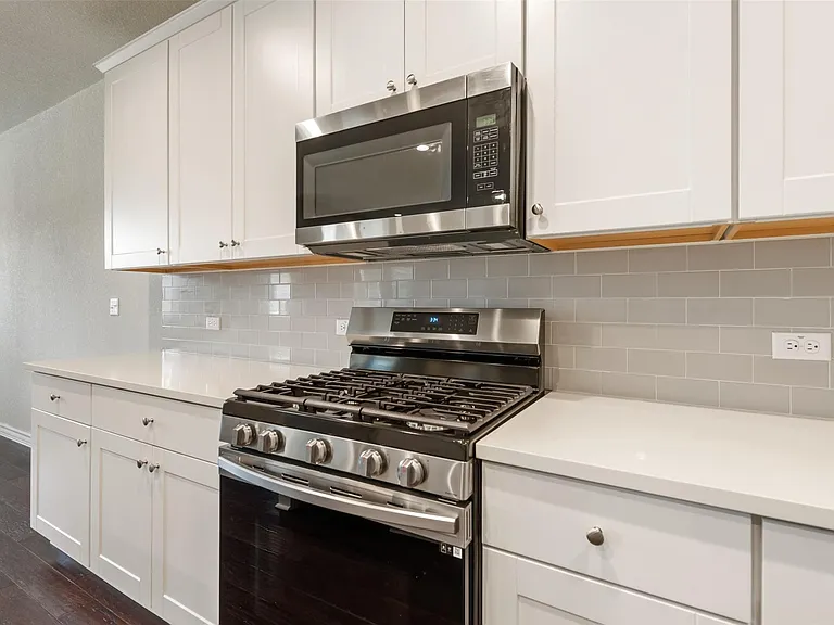 4004 Harbor Point Dr — Photo 17