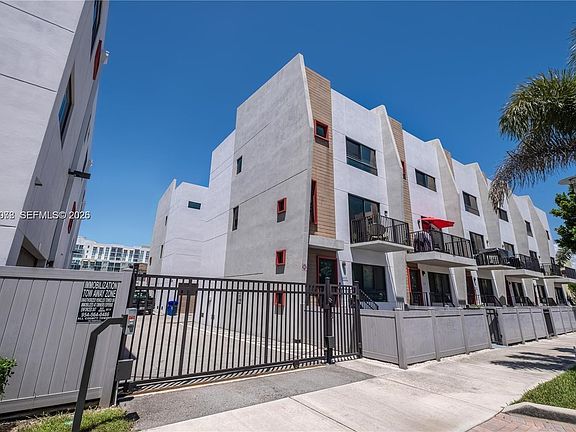 2nd image of 113 NE 6th St #1105