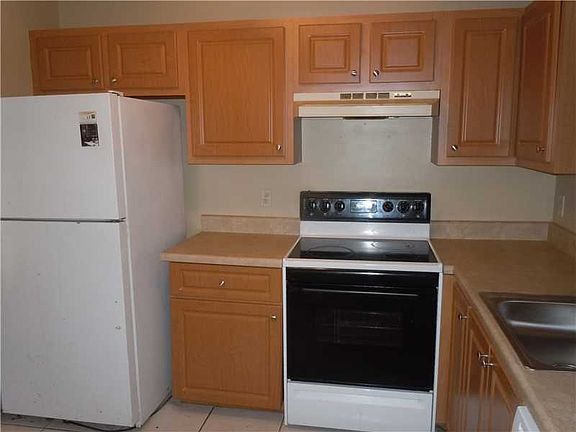 2nd image of 8540 N Sherman Cir APT 208