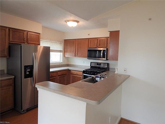 5th image of 23003 Chandlers Ln APT 345