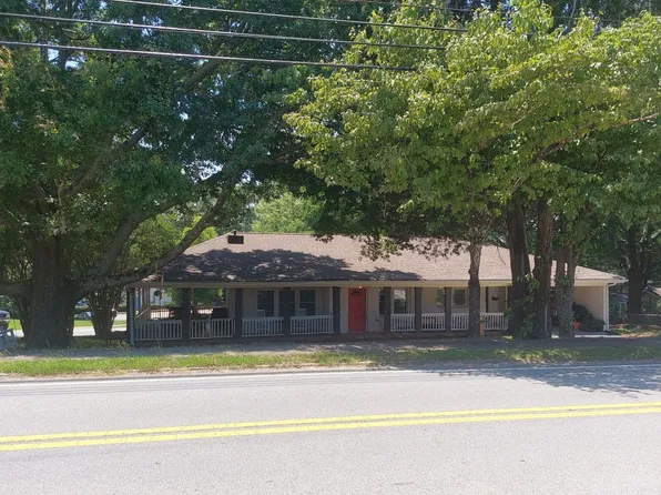 202 Lovvorn Rd, Carrollton, GA 30117