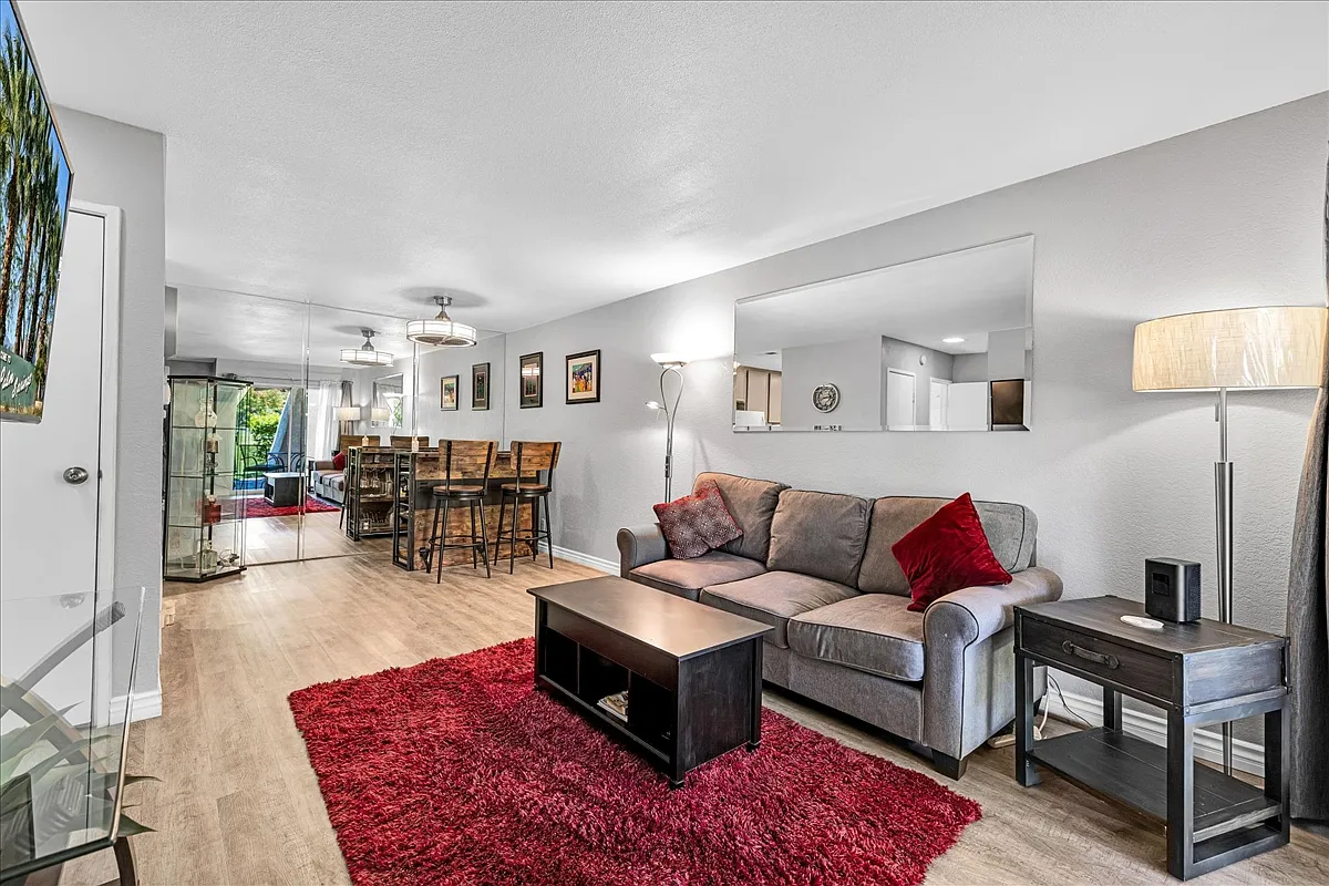 1 bed, 589 sqft, $1,300 — Photo 2
