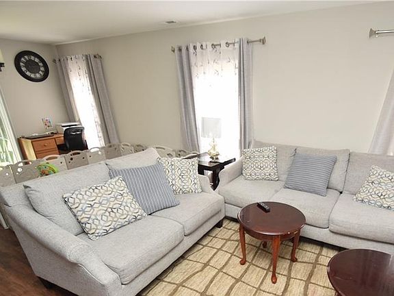 4th image of 10246 Hugue Way