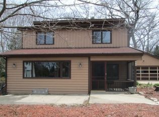 250 Prospect Ave, Pewaukee, WI 53072