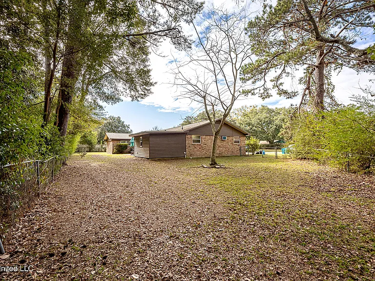 1107 Le Badine Ct — Photo 66