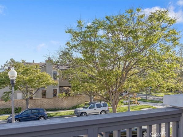 27642 Sunny Creek Dr, Valencia, CA 91354