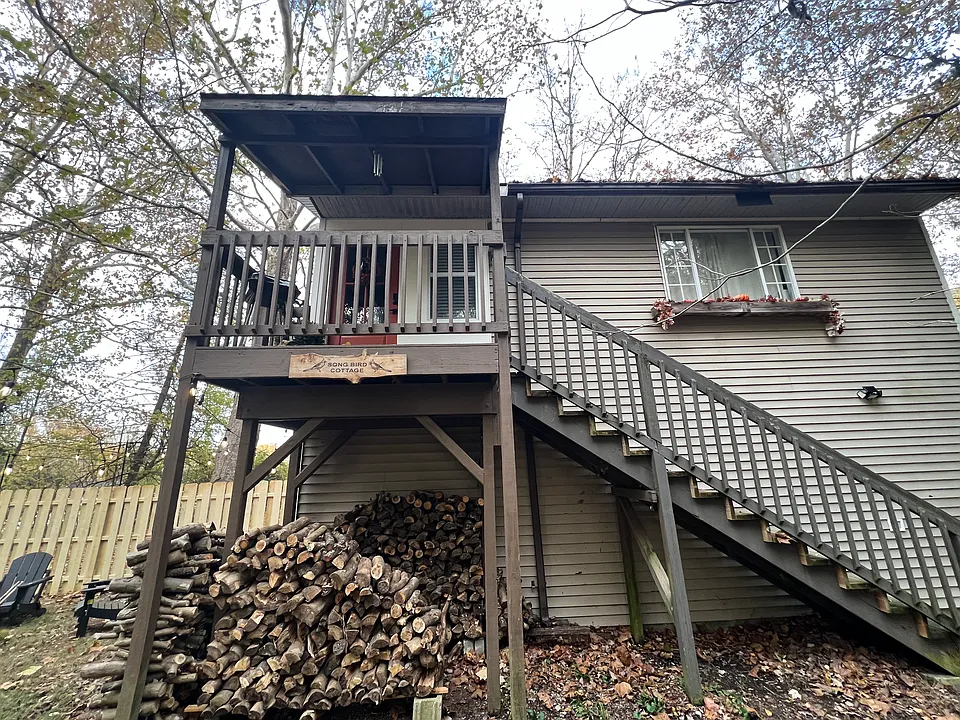 1537 Columbus Rd