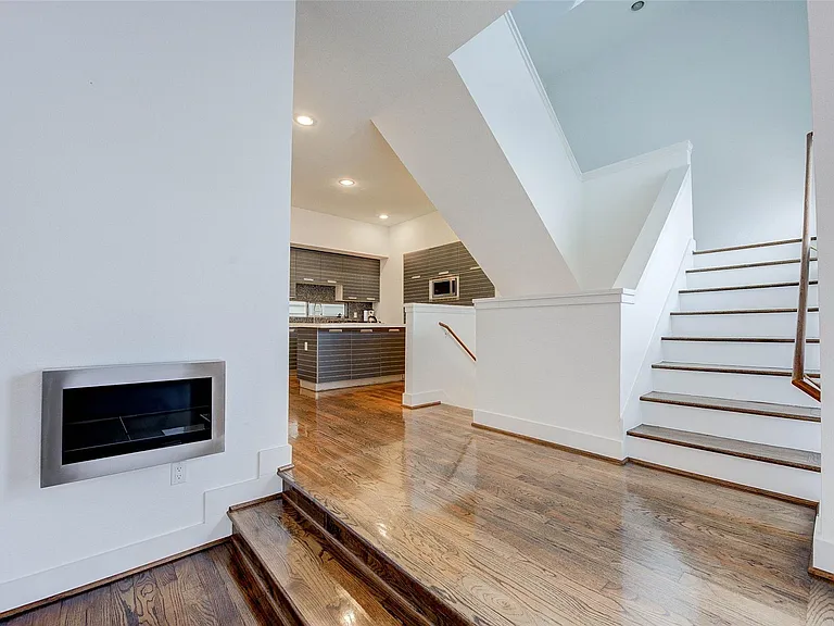 1515 Crockett St — Photo 8