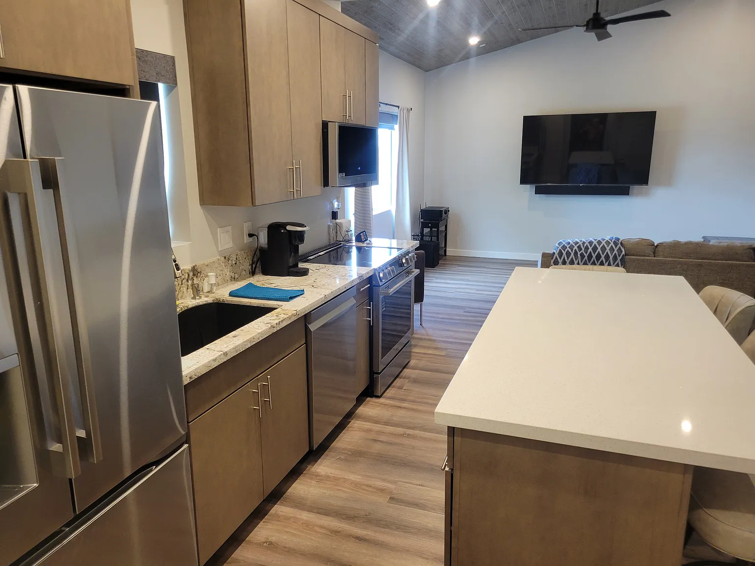 13218 N El Pueblo Blvd — Photo 3