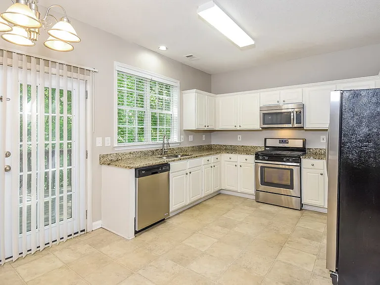 3740 Ridgefair Dr — Photo 8