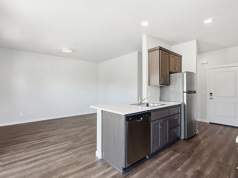 1435 Mildred Ln SE — Photo 5