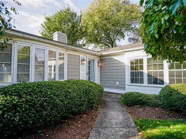 6 Tryon Ave, Rumford, RI 02916