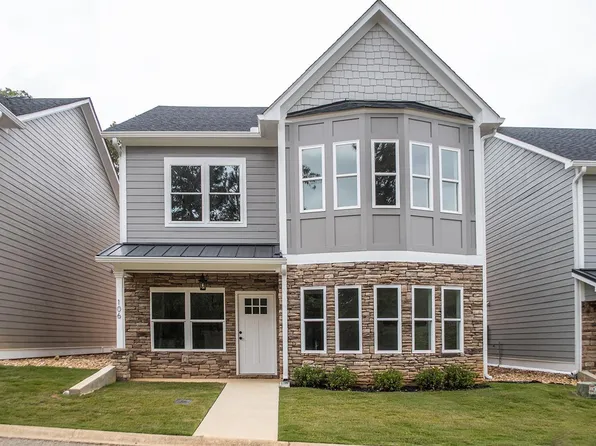 106 Harbor Pointe Dr, Talladega, AL 35160