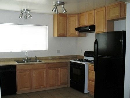 4th image of 355 Parkview Ter #11