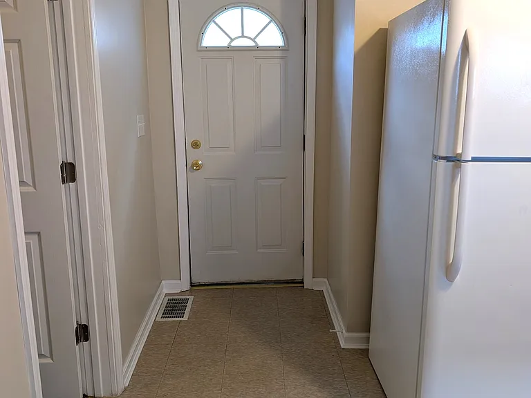 109 Goethe St — Photo 3