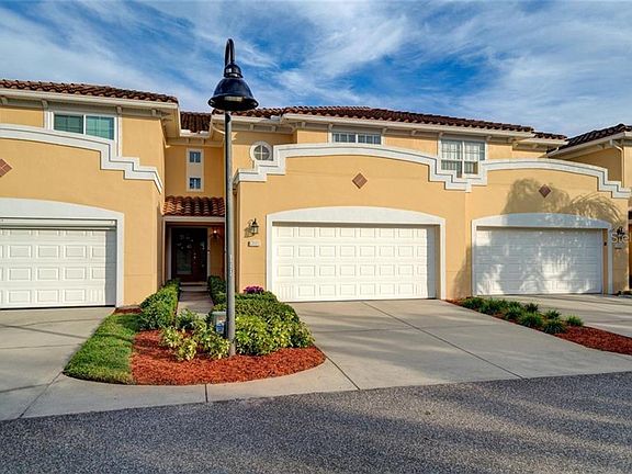 3rd image of 212 Valencia Cir