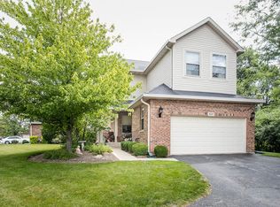 631 W Saint Johns Pl, Addison, IL 60101