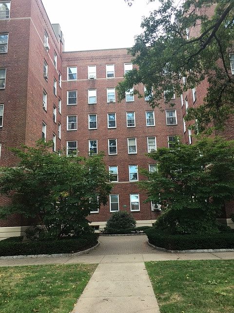 1st image of 815 Larchmont Acres APT C