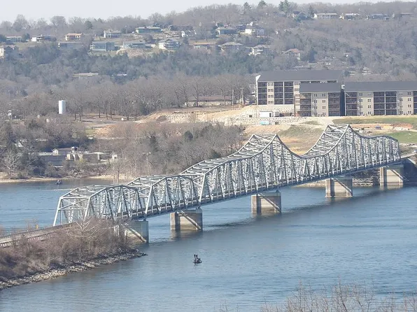 255 Point Seven Rd #1, Kimberling City, MO 65686