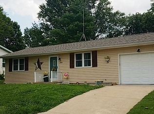 300 Circle Dr, New Haven, MO 63068