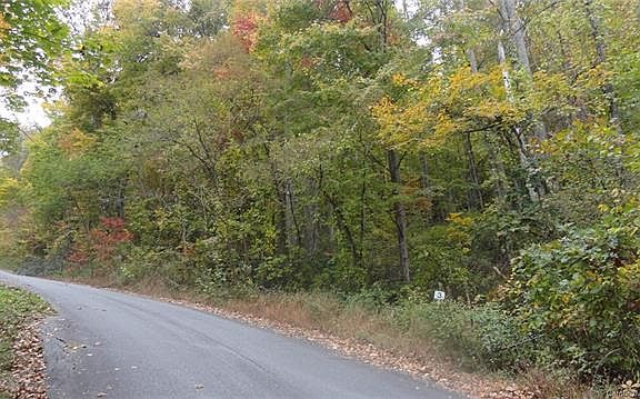 4th image of Deep Woods Trl