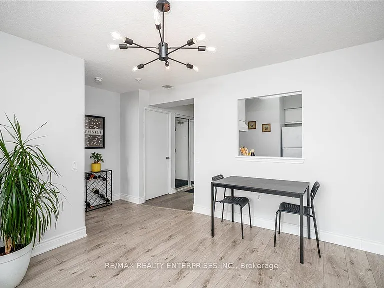 21 Overlea Blvd NE #506 — Photo 6