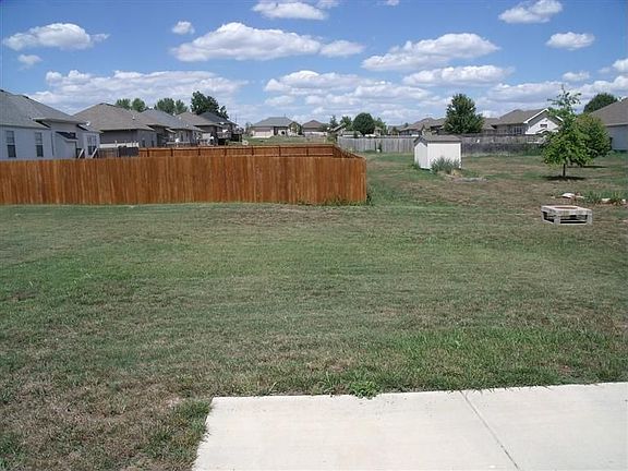 4th image of 104 Emily Ln