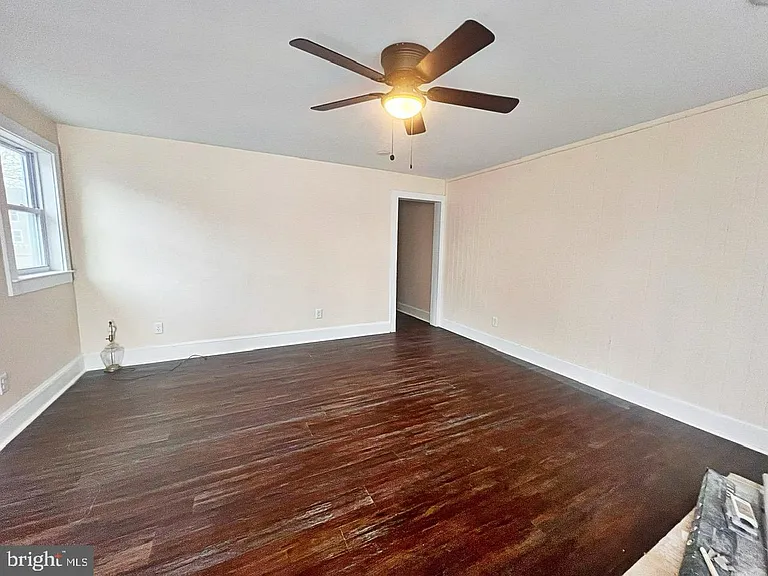 115 Anderson St — Photo 3