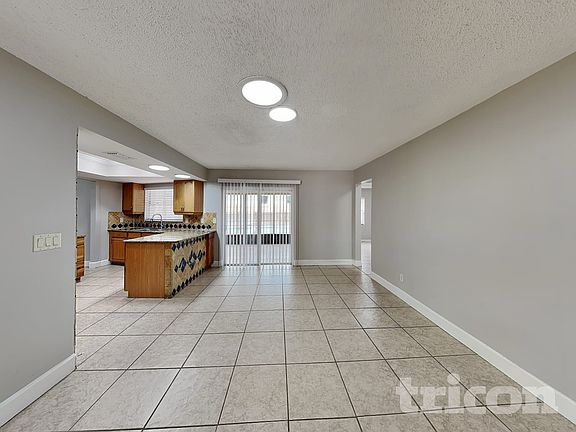 3rd image of 818 Tarawood Ln