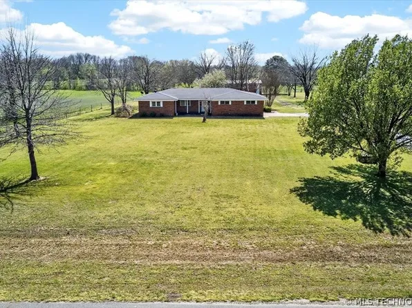 21177 E Highway 9, Keota, OK 74941