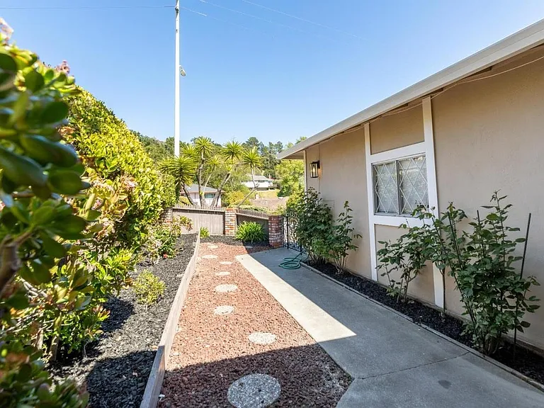 3318 Glendora Dr — Photo 17