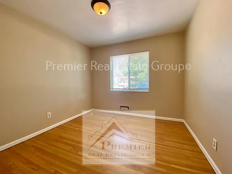 325 W Ramona Ave — Photo 11