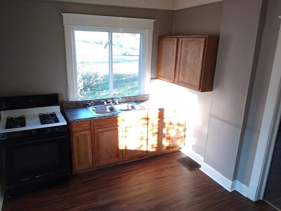 4th image of 714 N 8th St APT 3