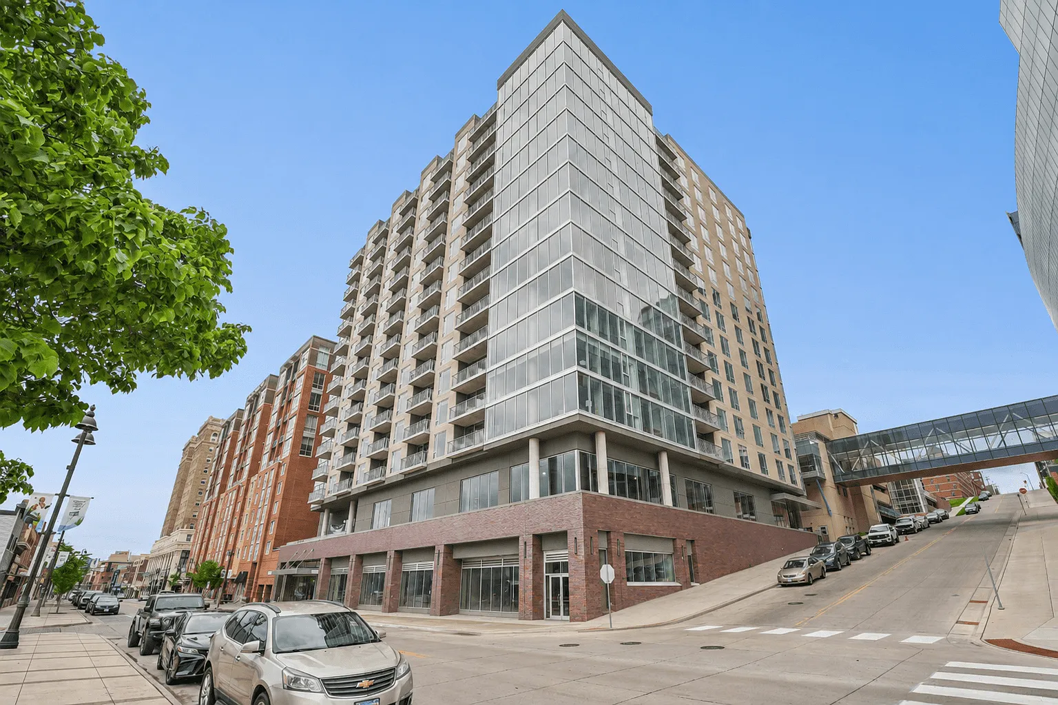 The Lakeview Residences at 333 — Photo 1