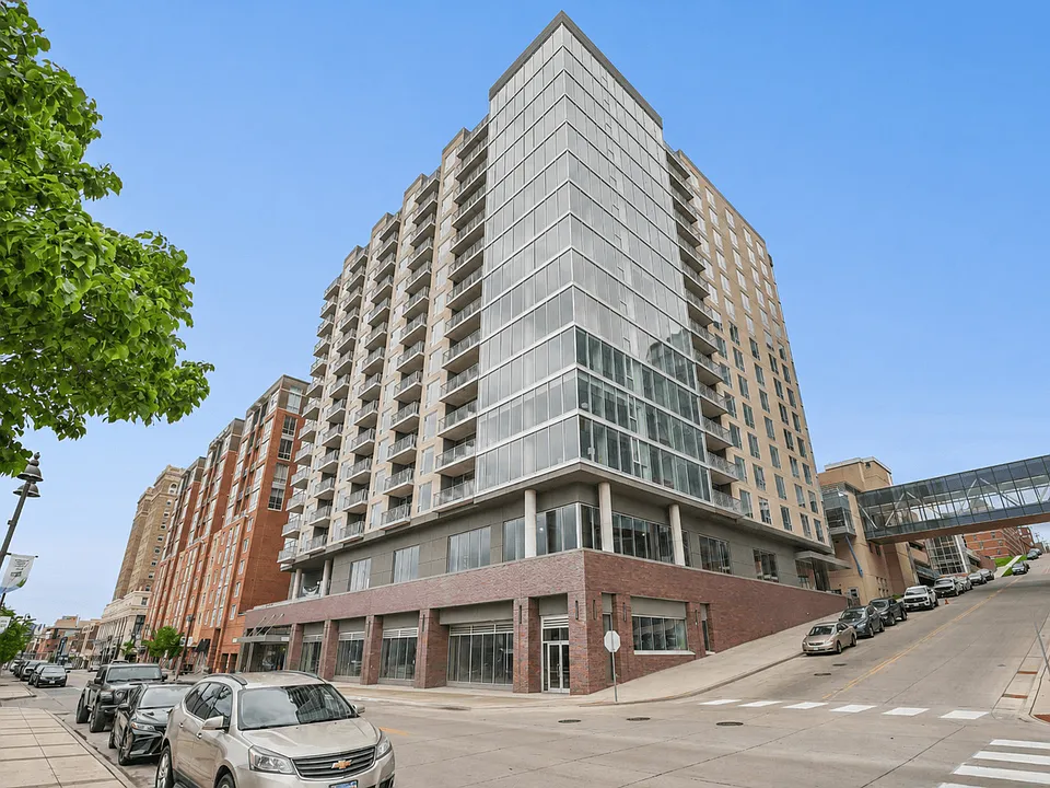 The Lakeview Residences at 333