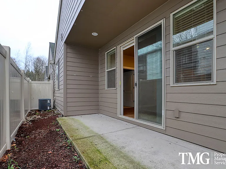 8227 NE 20th St — Photo 21