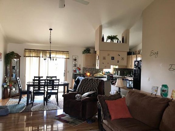 3rd image of 4882 Vista Dr