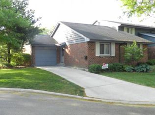 1533 Ashford Ct, Wheaton, IL 60189