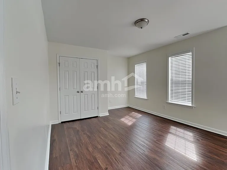 369 Collinsworth Dr — Photo 12