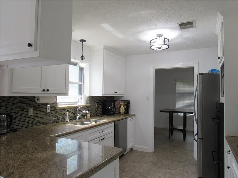 3220 Clayhead Rd — Photo 3