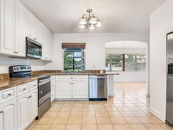 3rd image of 500 NW 96th Ter
