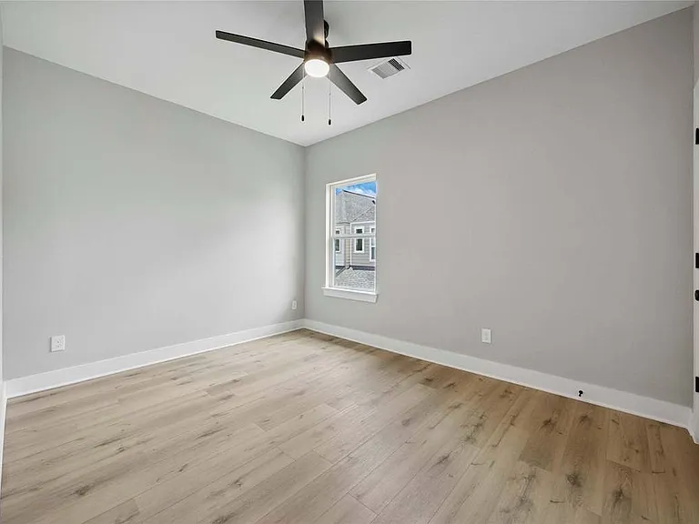 217 Pheasant St #A — Photo 5