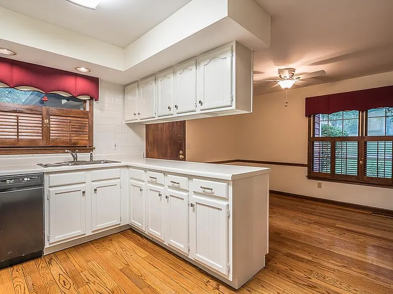 14349 Cypress Hill Dr — Photo 7