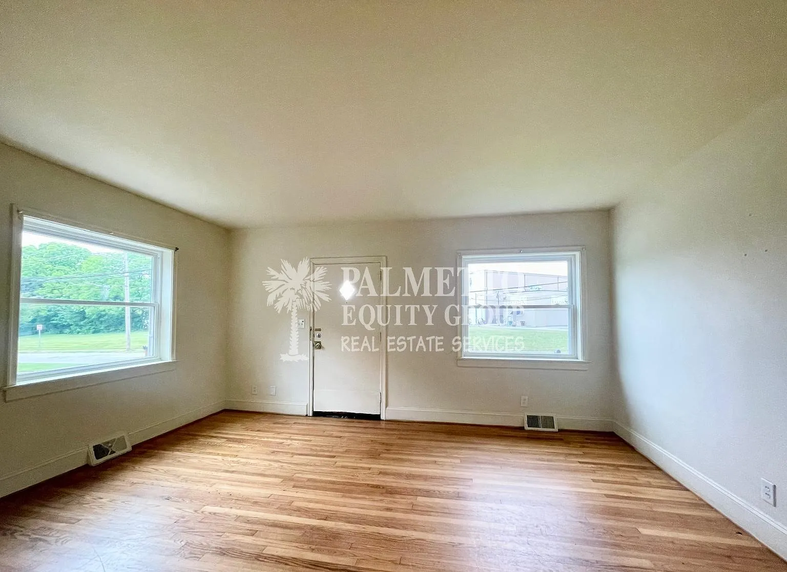 2 bed, $925 — Photo 2