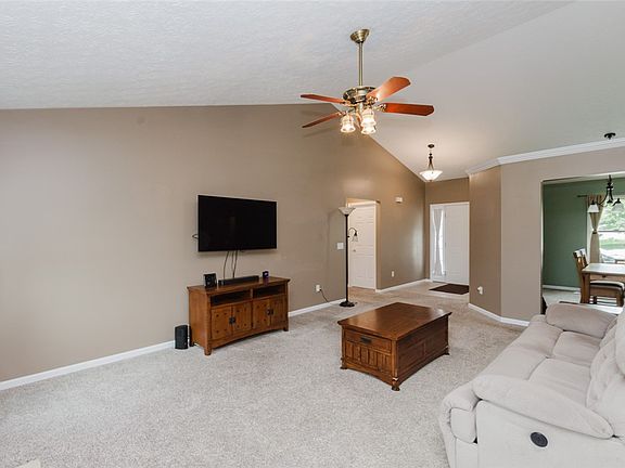 4th image of 4492 Longmeadow Ln