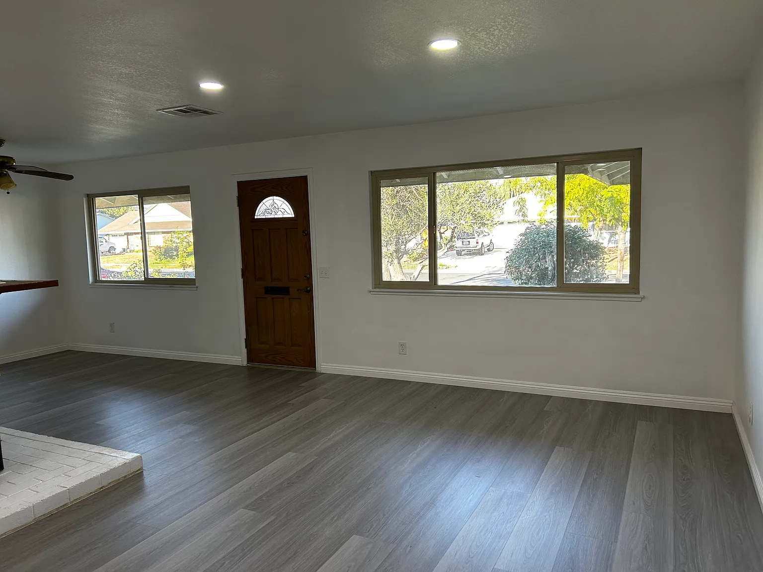 3 bed, 1196 sqft, $3,200 — Photo 2