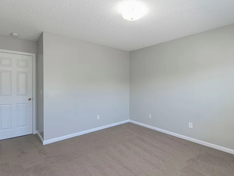 141 Wigmore Ln — Photo 29