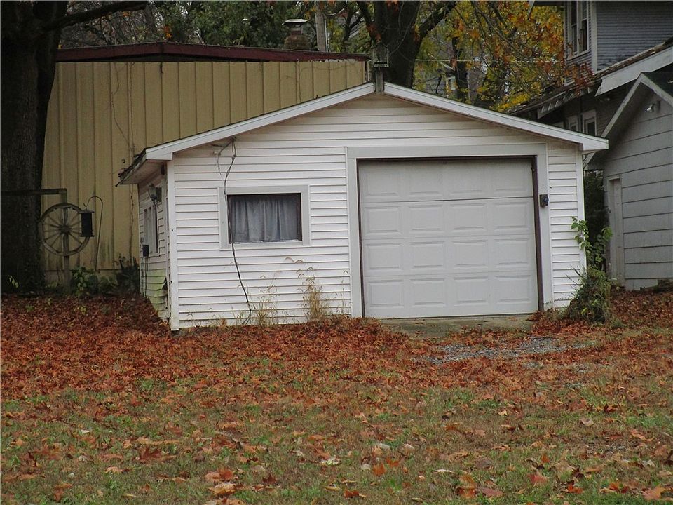 1st image of 208 S Vine St