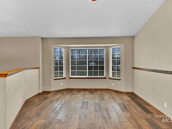 5th image of 8561 W Nebraska St